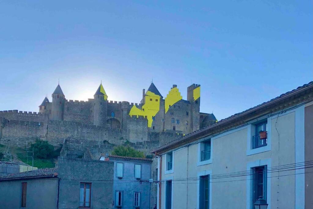 Le Templier Vue Cite Pied Cite Medievale Neuf Каркасон Екстериор снимка