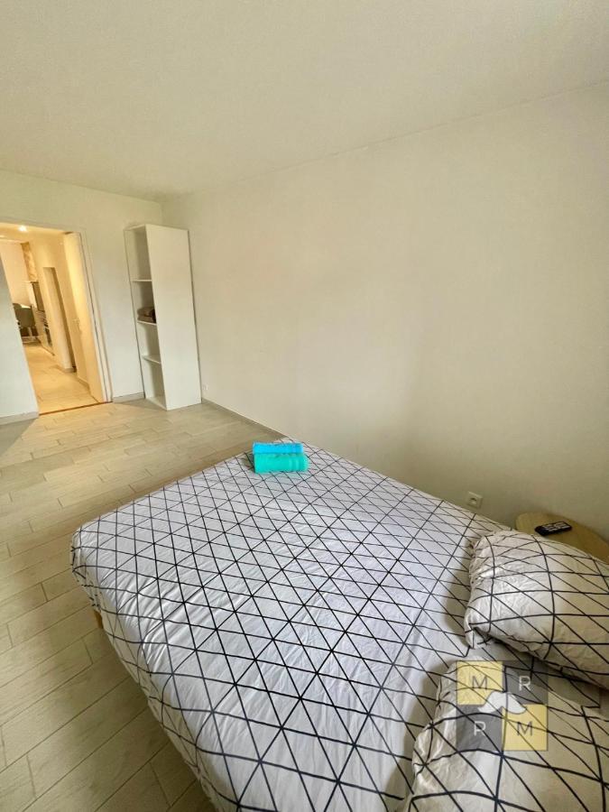 Le Templier Vue Cite Pied Cite Medievale Neuf Каркасон Екстериор снимка