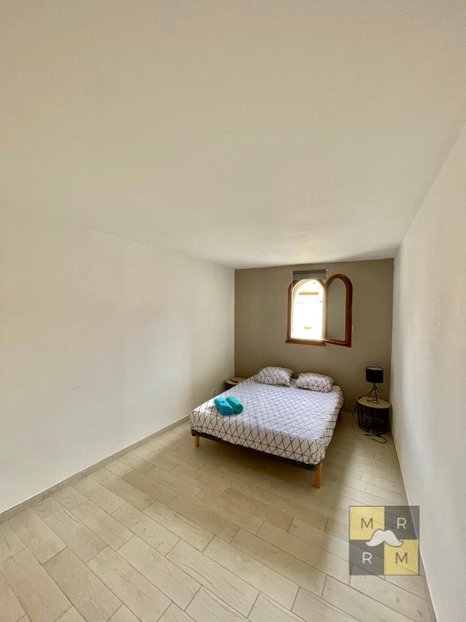 Le Templier Vue Cite Pied Cite Medievale Neuf Каркасон Екстериор снимка